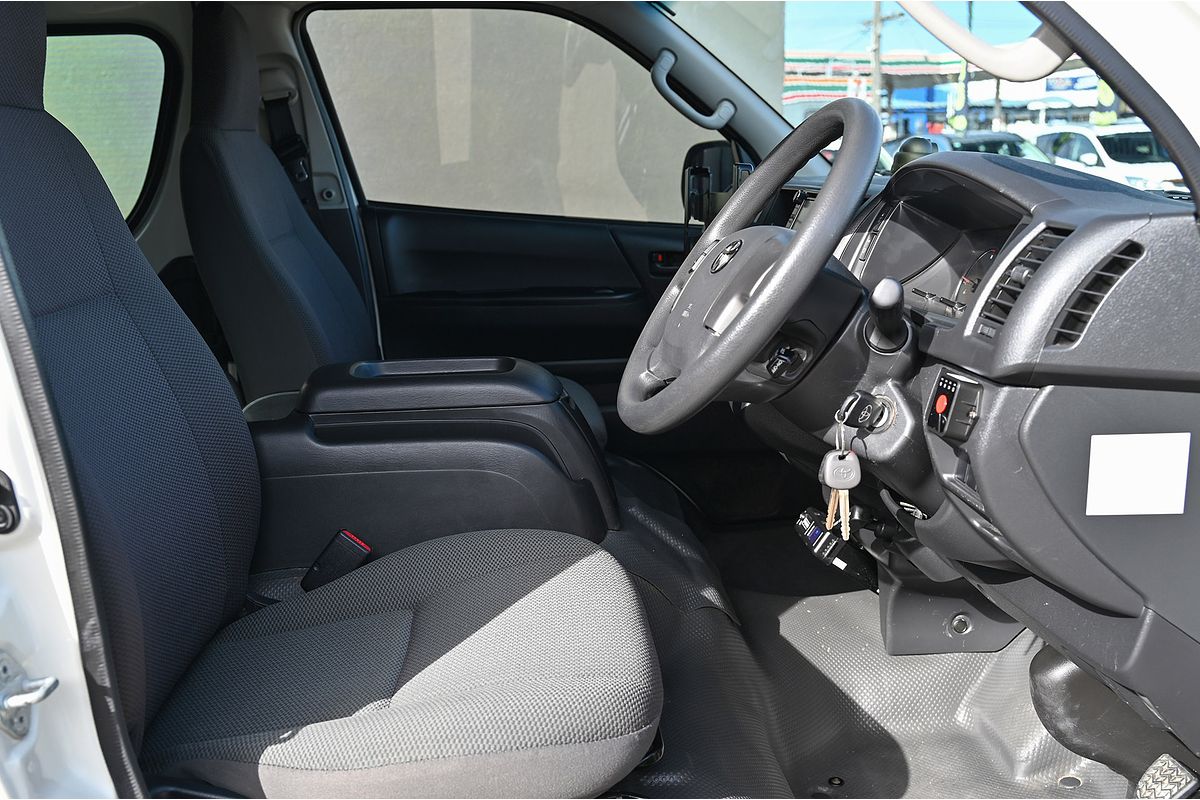 2017 Toyota Hiace Commuter KDH223R