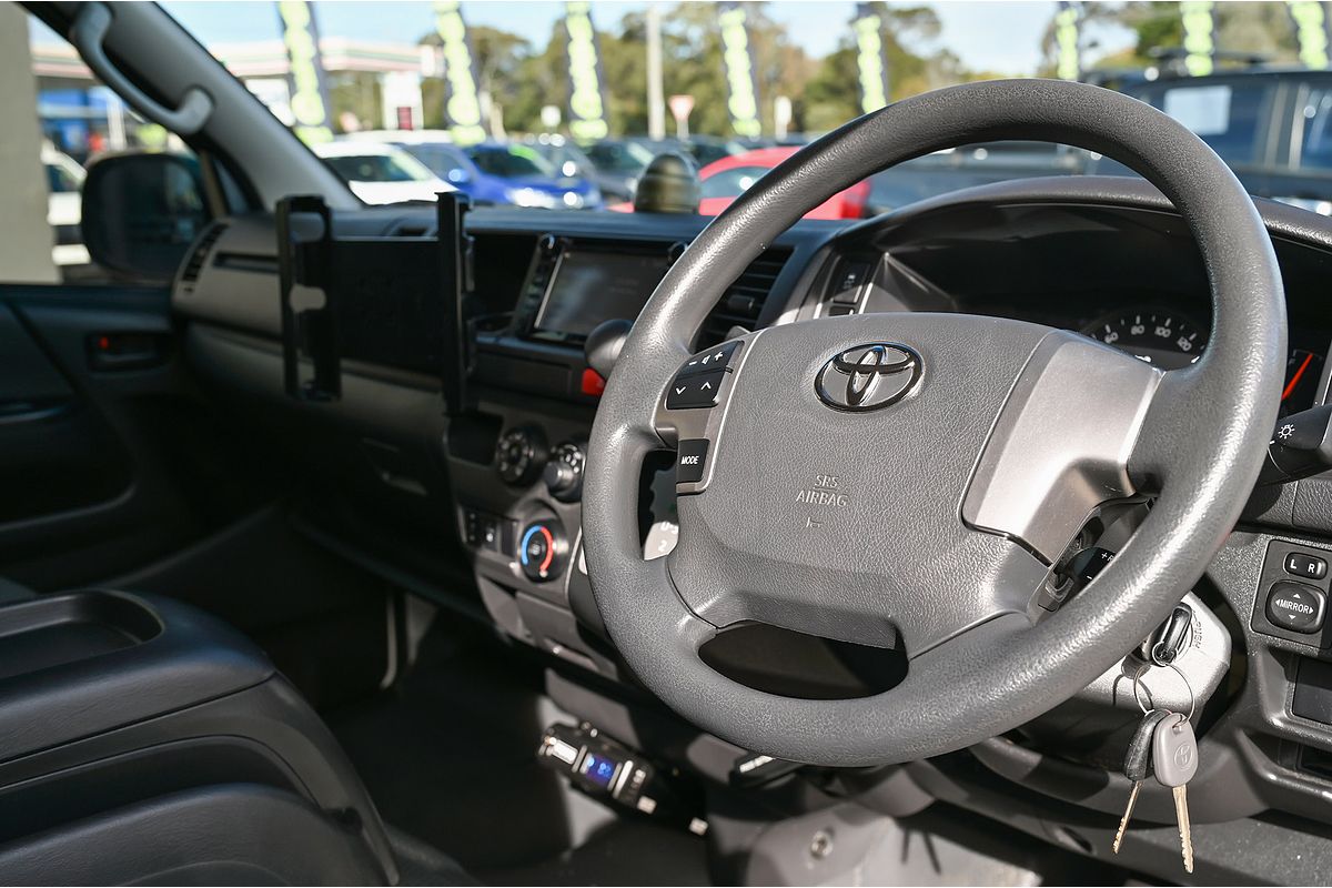 2017 Toyota Hiace Commuter KDH223R