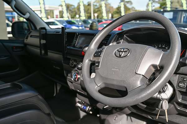 2017 Toyota Hiace Commuter KDH223R
