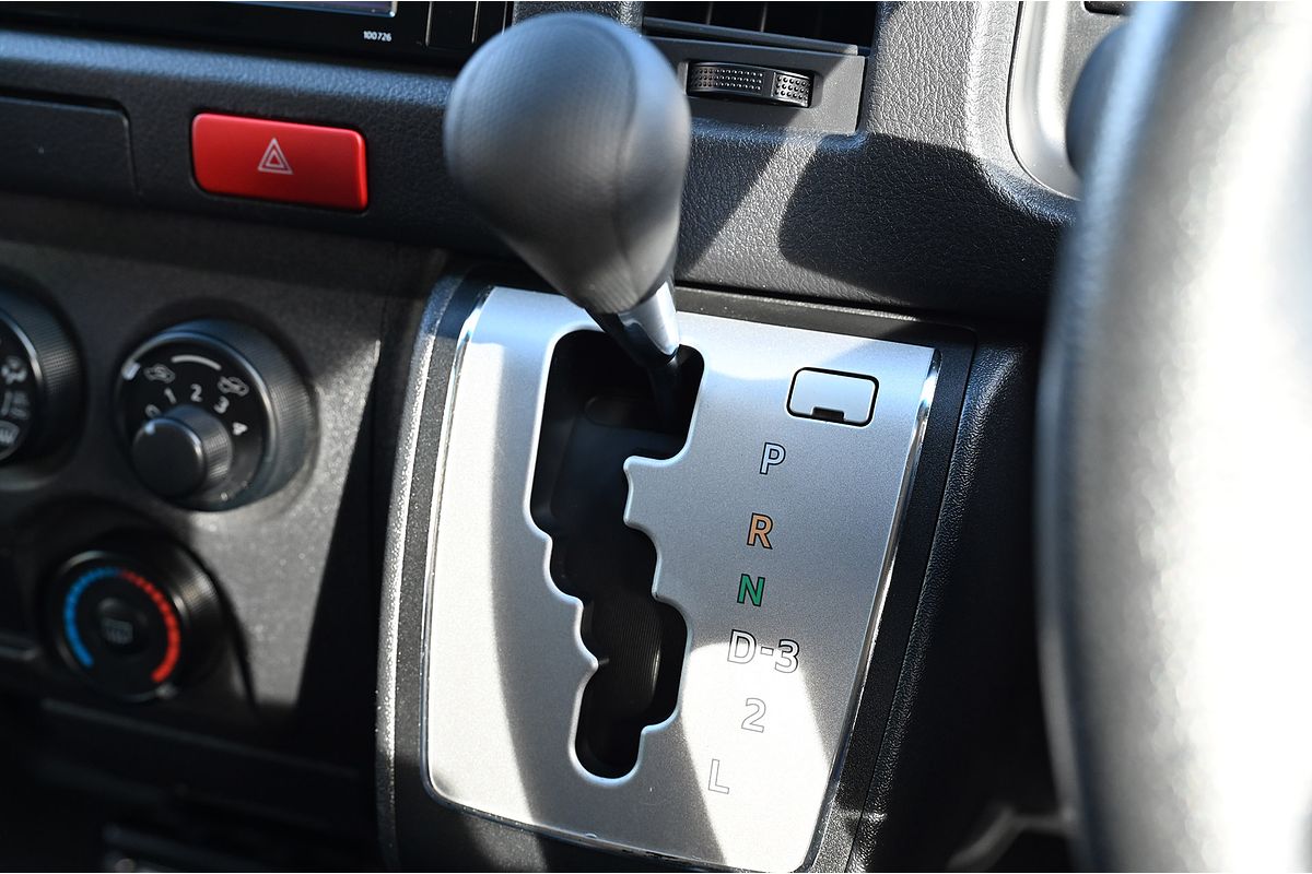 2017 Toyota Hiace Commuter KDH223R