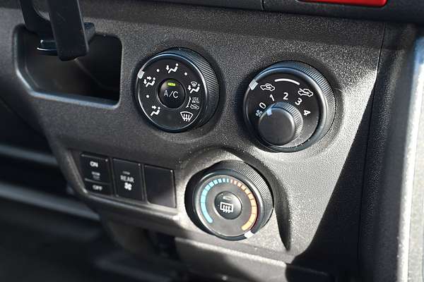 2017 Toyota Hiace Commuter KDH223R