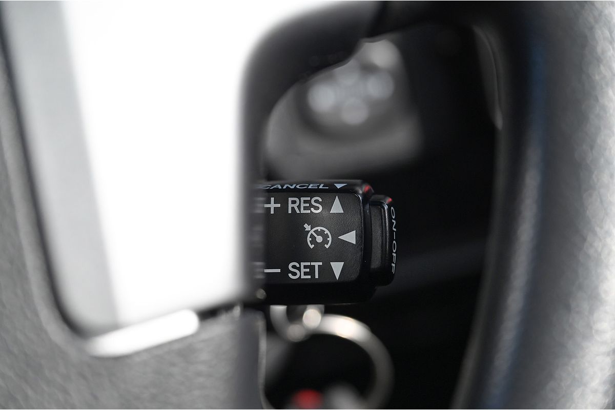 2017 Toyota Hiace Commuter KDH223R