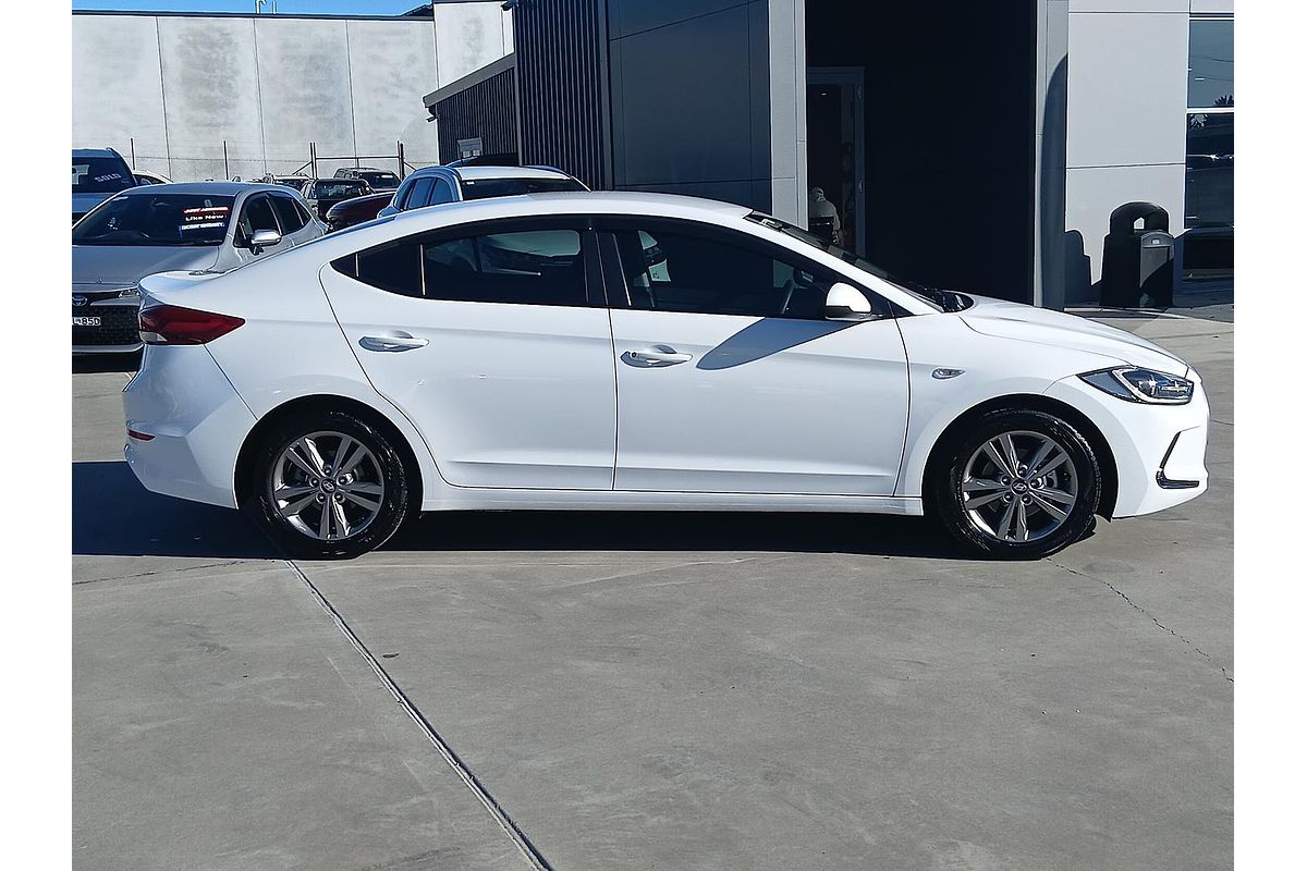 2017 Hyundai Elantra Active AD
