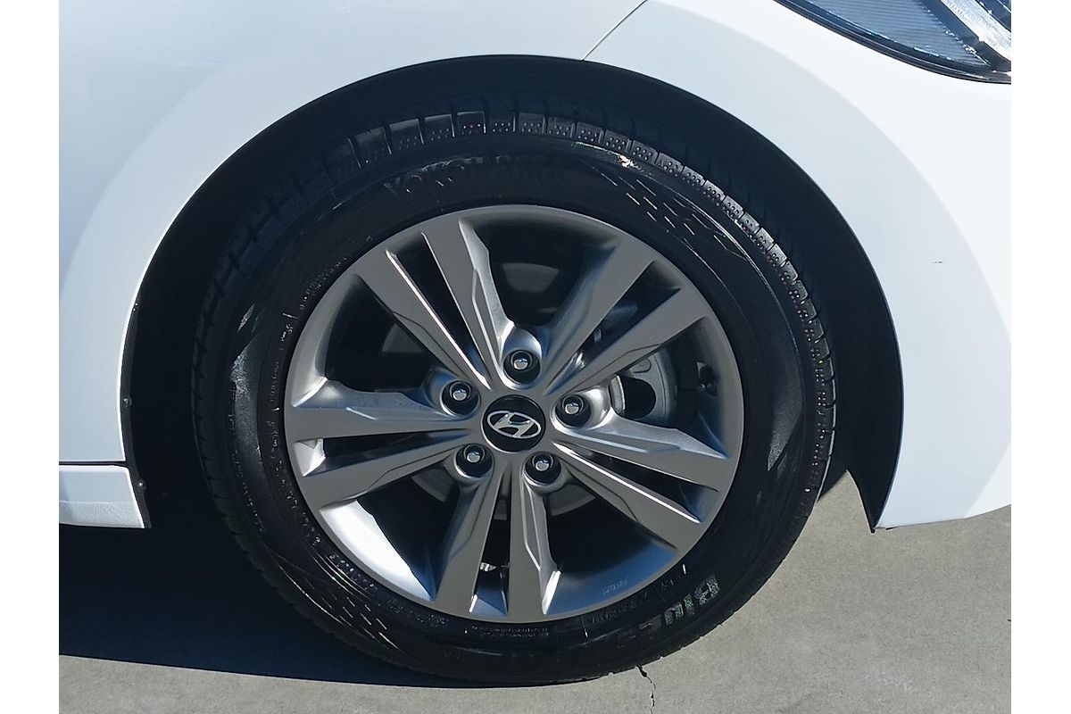 2017 Hyundai Elantra Active AD