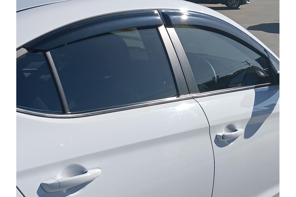 2017 Hyundai Elantra Active AD