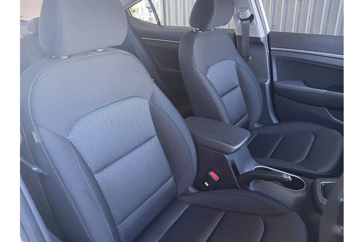 2017 Hyundai Elantra Active AD