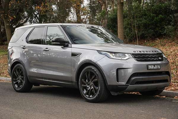 2020 Land Rover Discovery SD6 SE Series 5