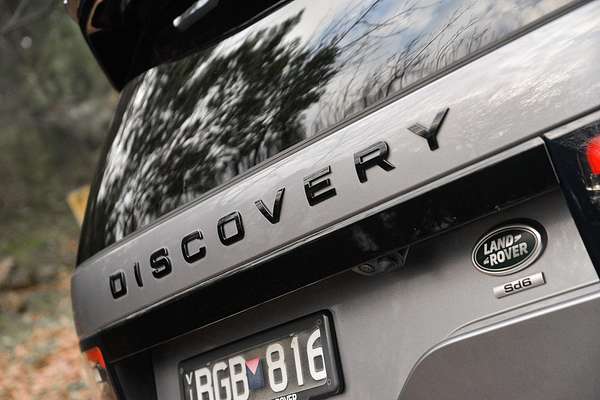 2020 Land Rover Discovery SD6 SE Series 5
