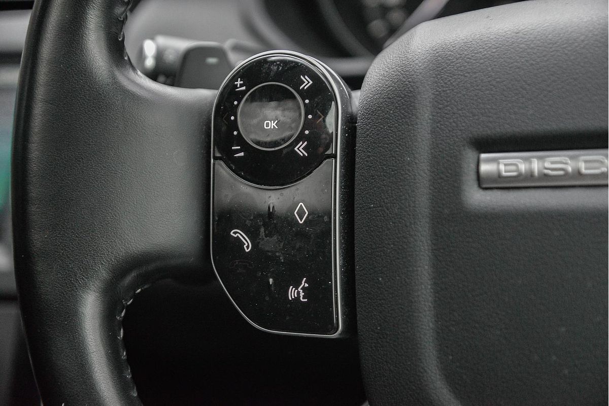 2020 Land Rover Discovery SD6 SE Series 5