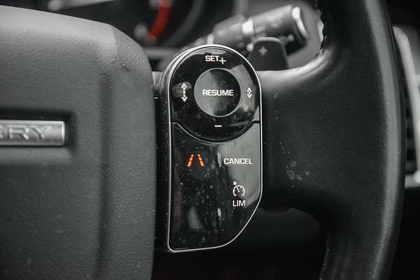 2020 Land Rover Discovery SD6 SE Series 5