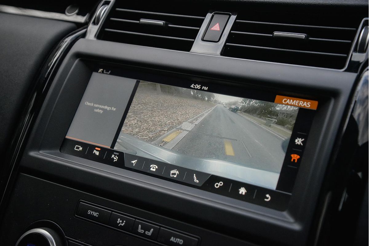 2020 Land Rover Discovery SD6 SE Series 5