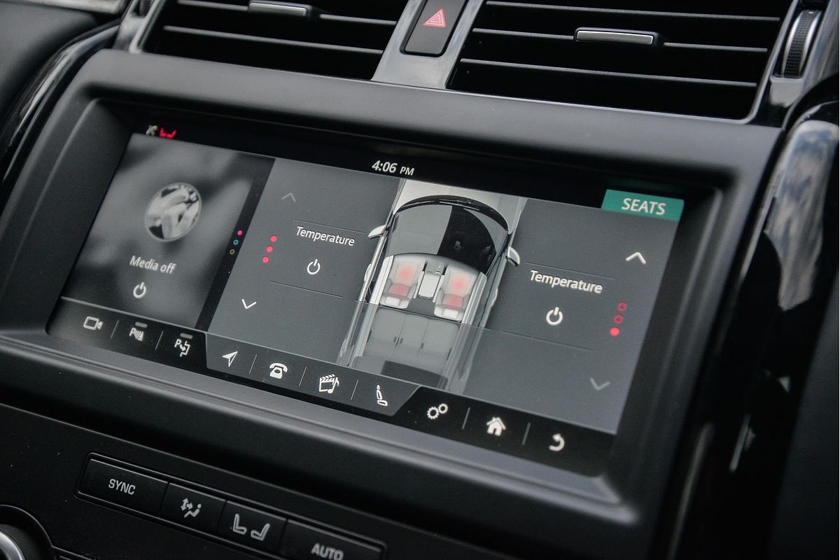 2020 Land Rover Discovery SD6 SE Series 5