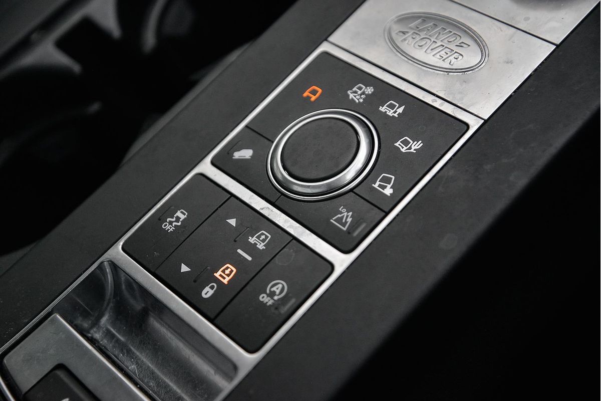 2020 Land Rover Discovery SD6 SE Series 5