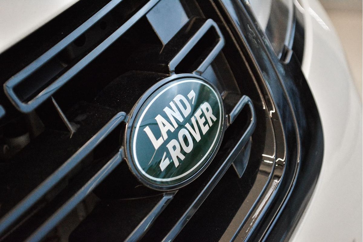 2025 Land Rover Range Rover Evoque P250 Dynamic SE L551