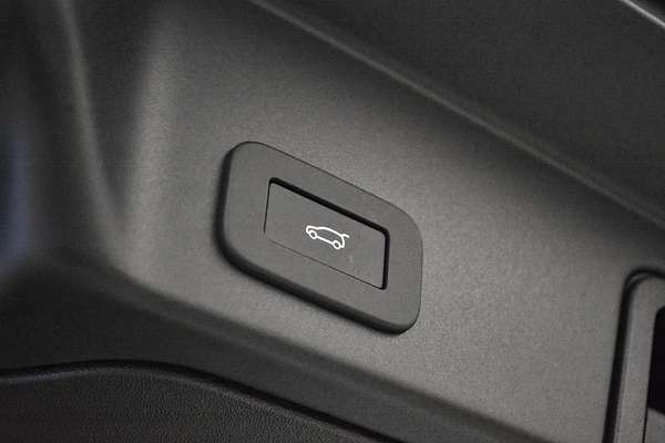 2025 Land Rover Range Rover Evoque P250 Dynamic SE L551