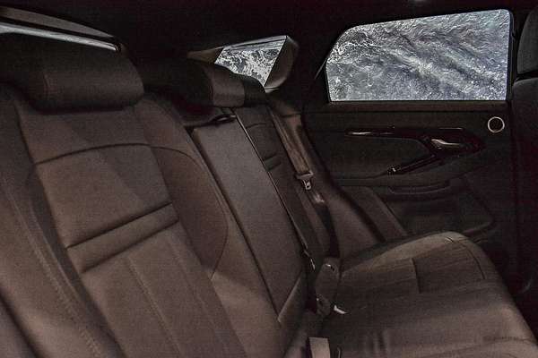 2025 Land Rover Range Rover Evoque P250 Dynamic SE L551