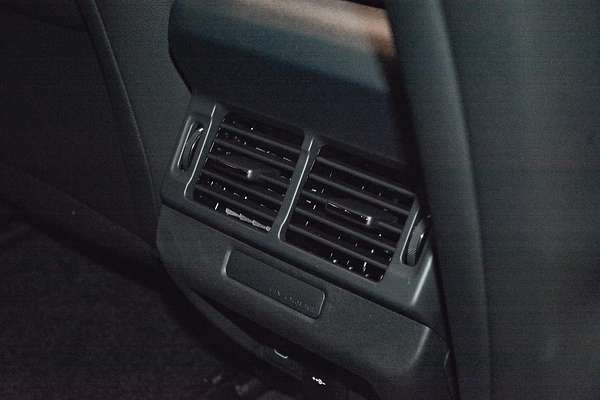 2025 Land Rover Range Rover Evoque P250 Dynamic SE L551