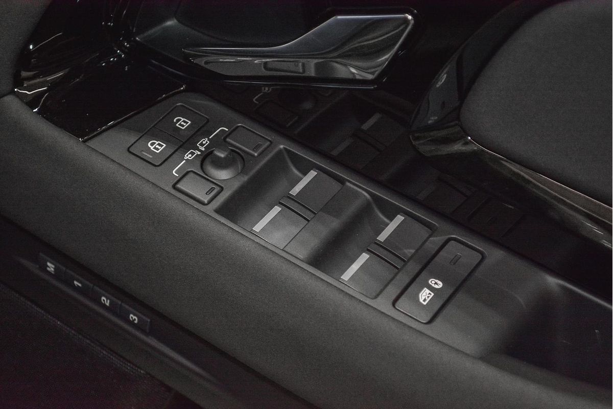2025 Land Rover Range Rover Evoque P250 Dynamic SE L551
