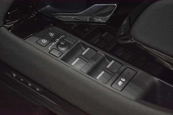 2025 Land Rover Range Rover Evoque P250 Dynamic SE L551