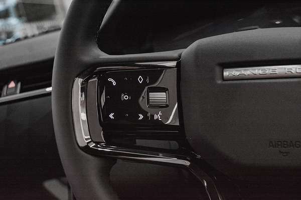 2025 Land Rover Range Rover Evoque P250 Dynamic SE L551