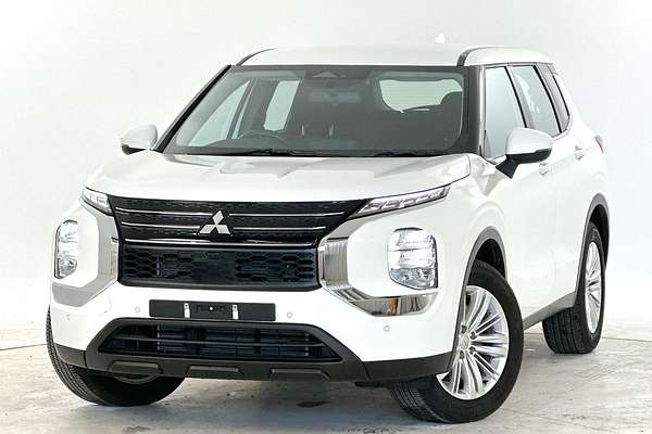 2024 Mitsubishi Outlander ES ZM