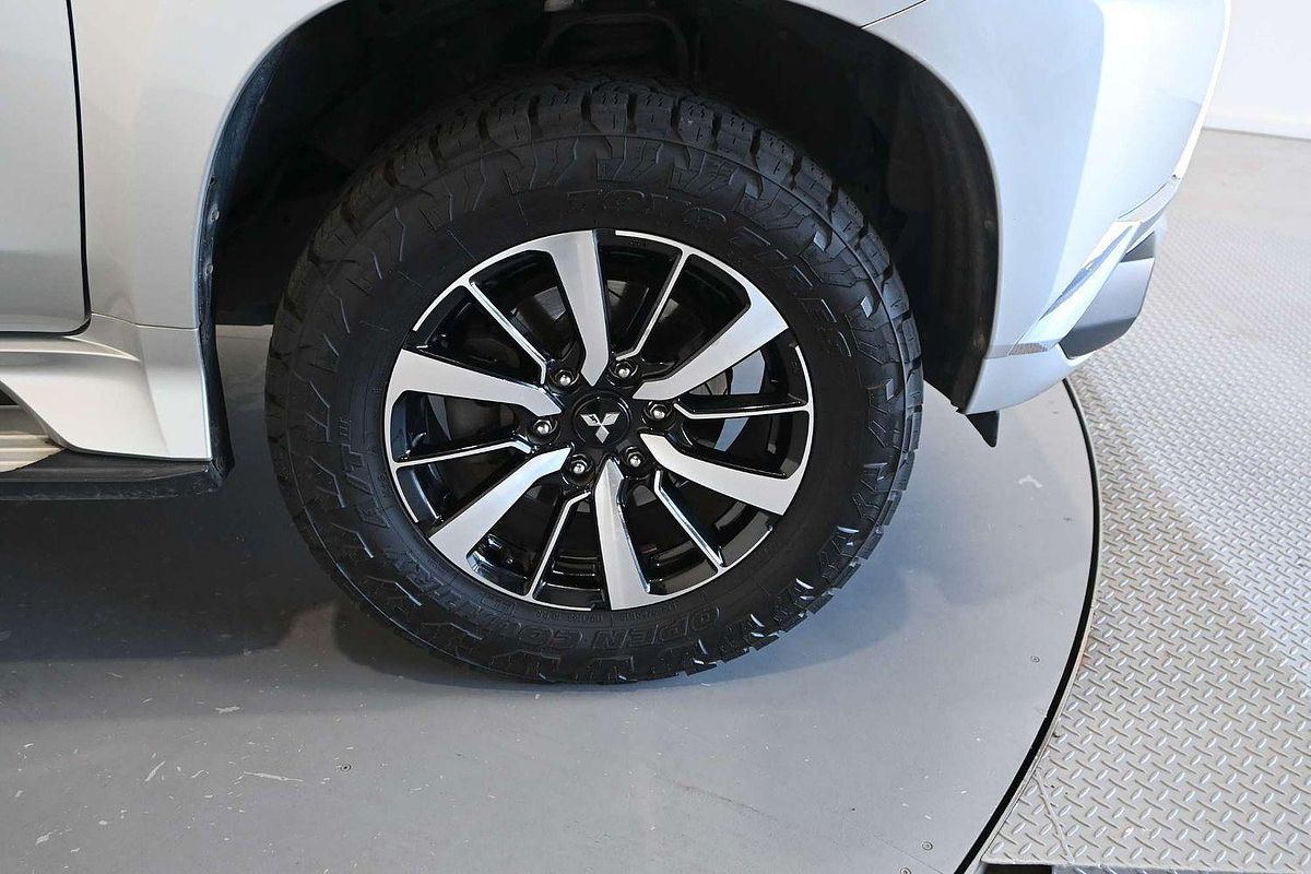 2017 Mitsubishi Pajero Sport GLS QE