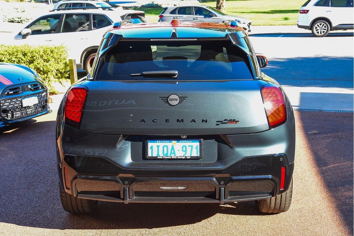 2025 MINI Aceman JCW E Favoured J05
