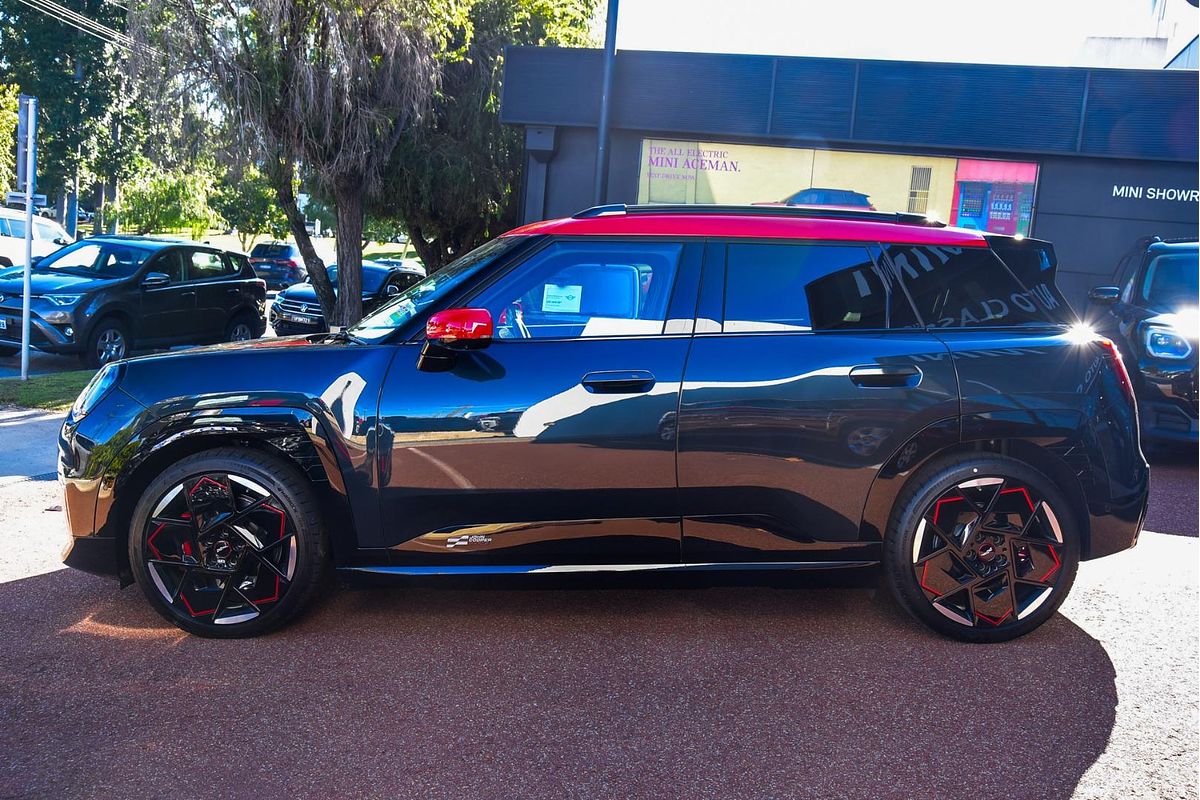 2025 MINI Aceman JCW E Favoured J05