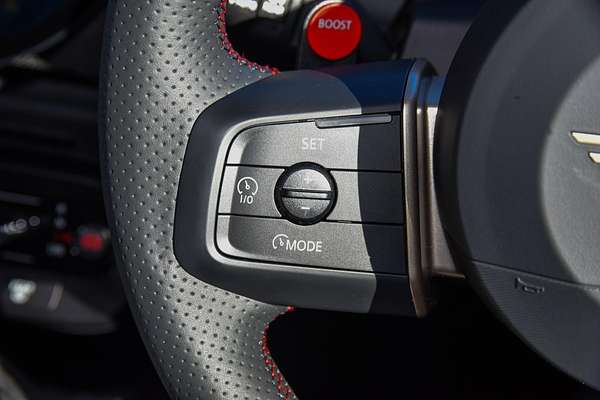 2025 MINI Aceman JCW E Favoured J05