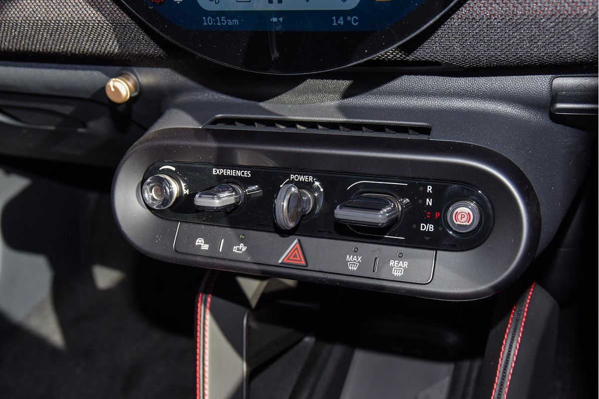2025 MINI Aceman JCW E Favoured J05