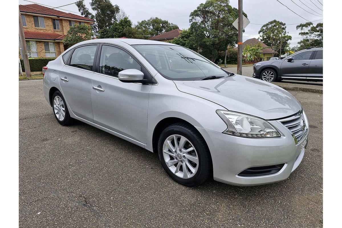 2014 Nissan Pulsar ST B17