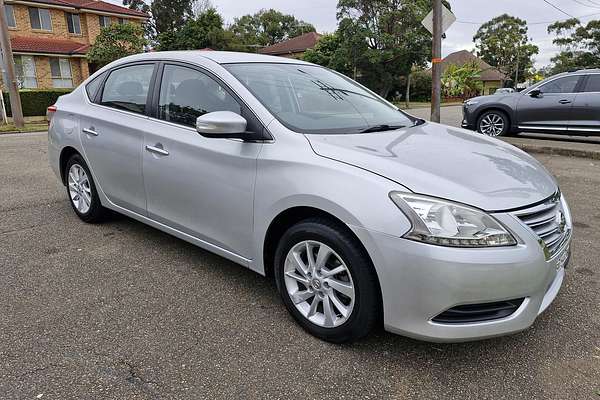 2014 Nissan Pulsar ST B17