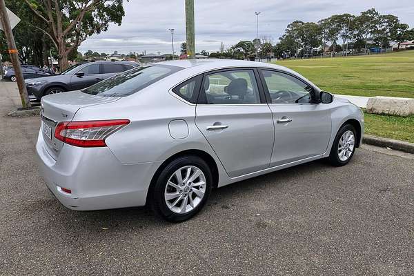 2014 Nissan Pulsar ST B17