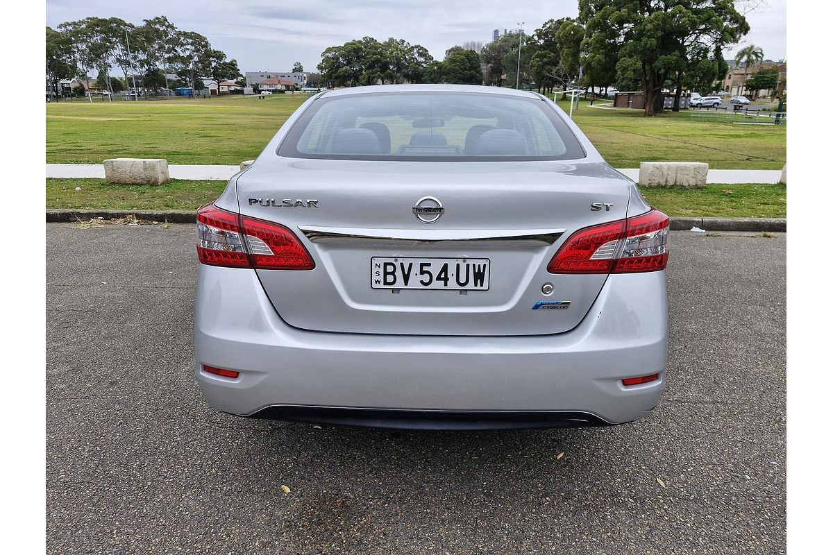 2014 Nissan Pulsar ST B17