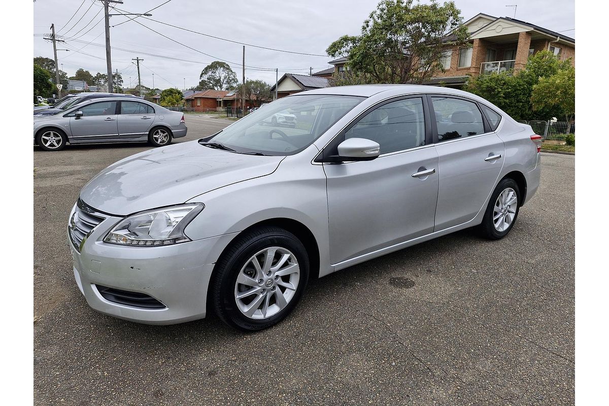 2014 Nissan Pulsar ST B17
