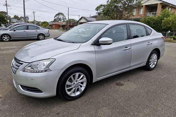2014 Nissan Pulsar ST B17