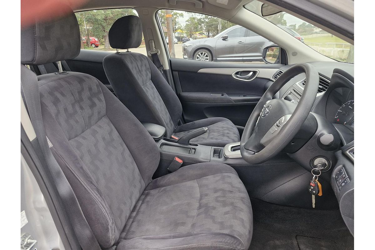 2014 Nissan Pulsar ST B17