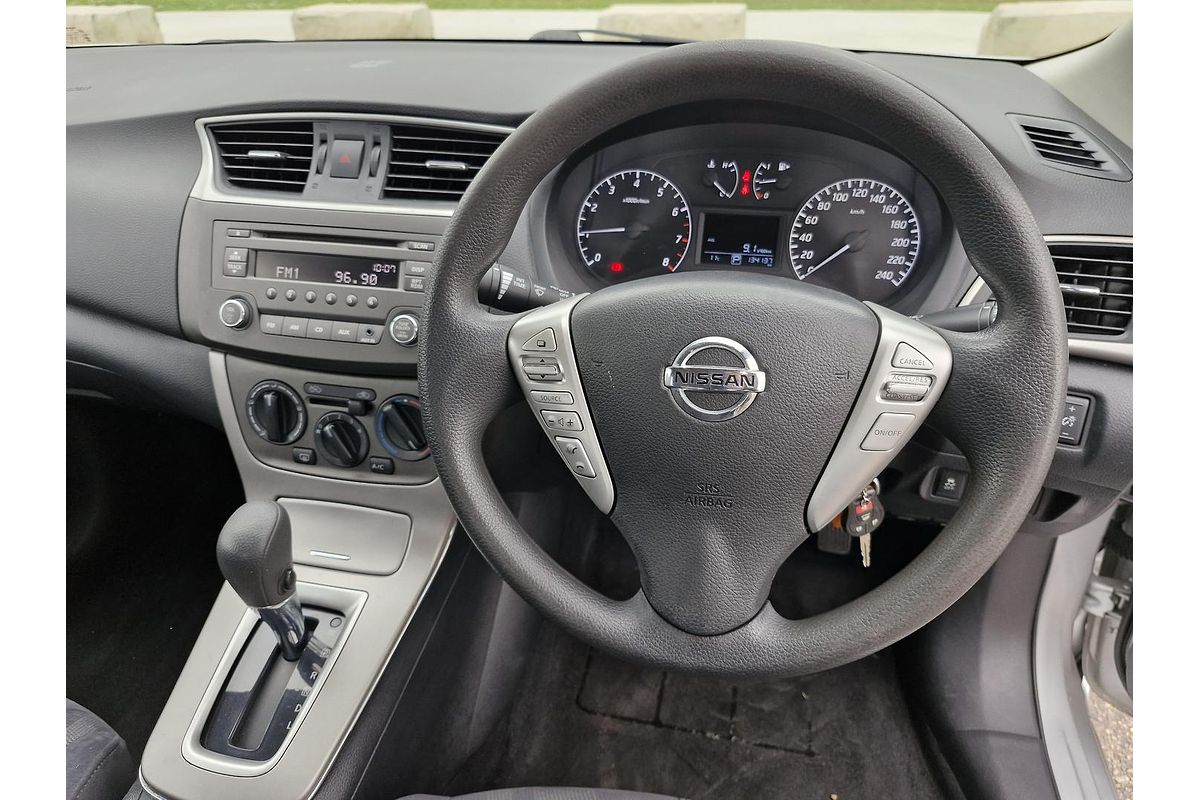 2014 Nissan Pulsar ST B17