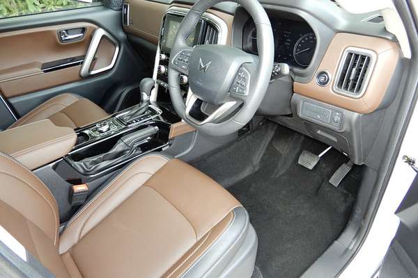 2025 Mahindra Scorpio Z8L