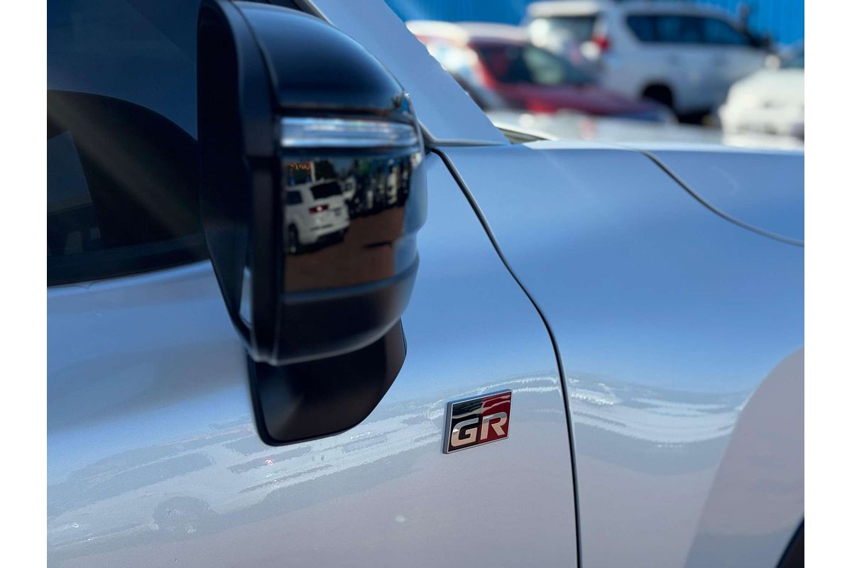 2025 Toyota Landcruiser GR Sport FJA300R