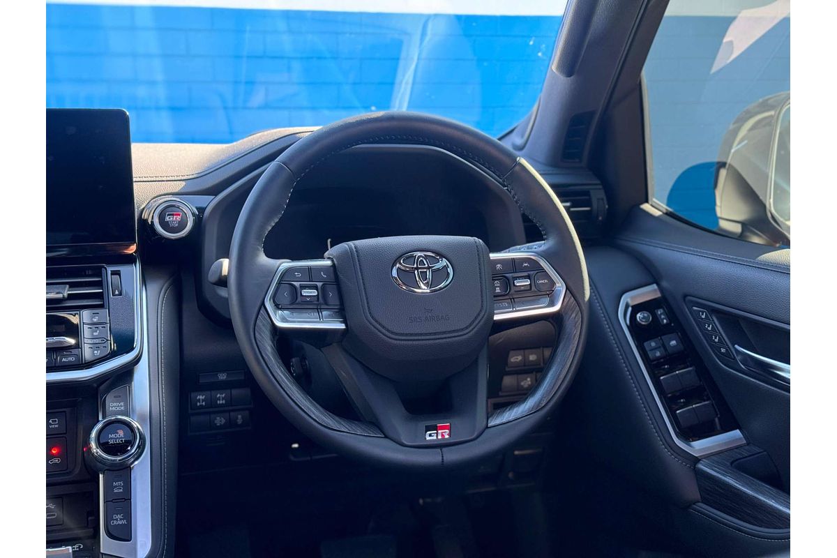 2025 Toyota Landcruiser GR Sport FJA300R