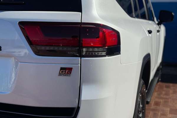 2025 Toyota Landcruiser GR Sport FJA300R