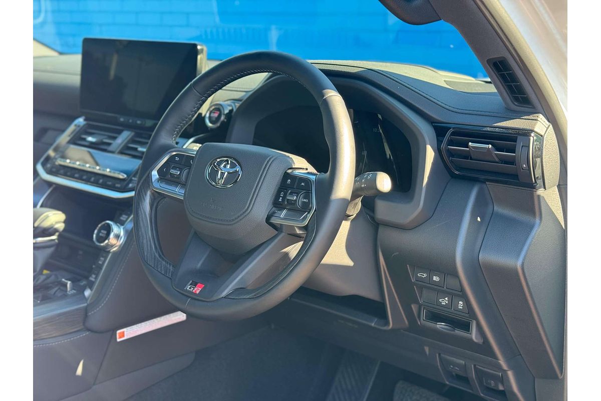 2025 Toyota Landcruiser GR Sport FJA300R