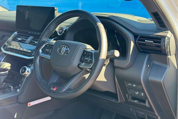 2025 Toyota Landcruiser GR Sport FJA300R
