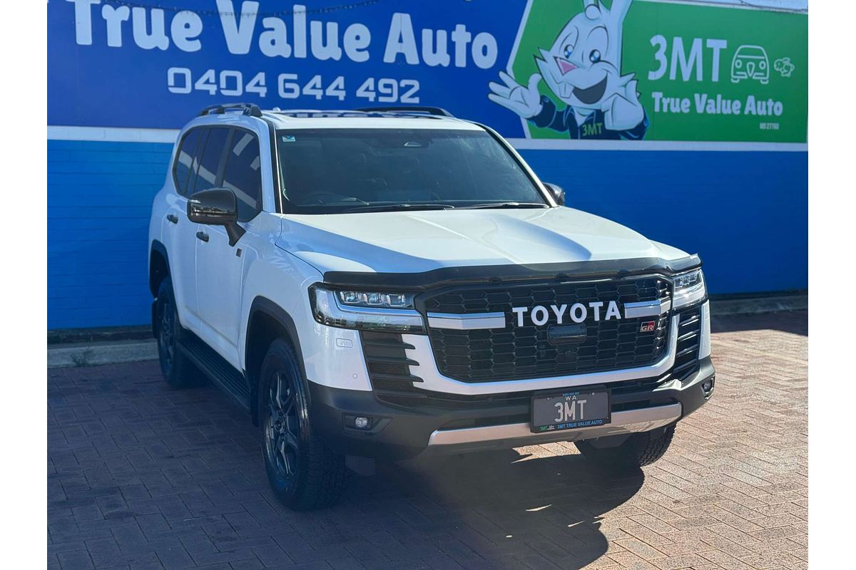 2025 Toyota Landcruiser GR Sport FJA300R