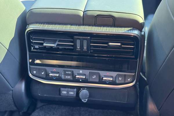 2025 Toyota Landcruiser GR Sport FJA300R