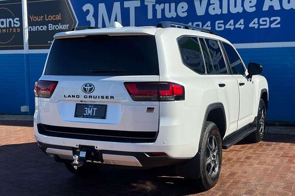 2025 Toyota Landcruiser GR Sport FJA300R