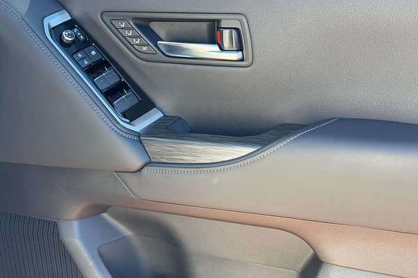 2025 Toyota Landcruiser GR Sport FJA300R