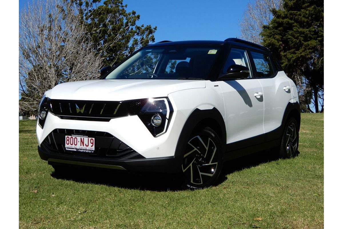 2025 Mahindra XUV 3XO AX7L