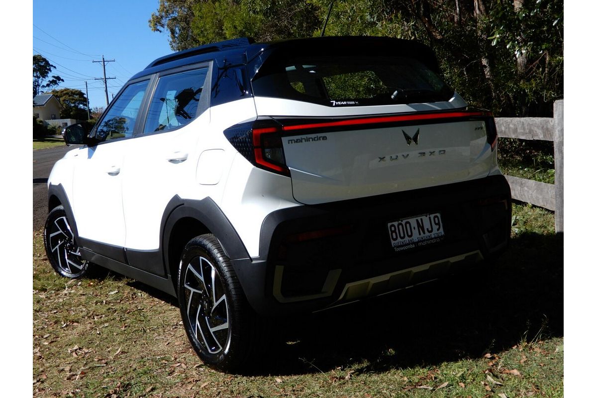 2025 Mahindra XUV 3XO AX7L